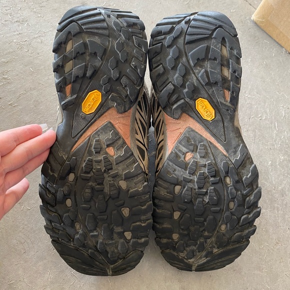 North face shoes - Picture 3 of 4